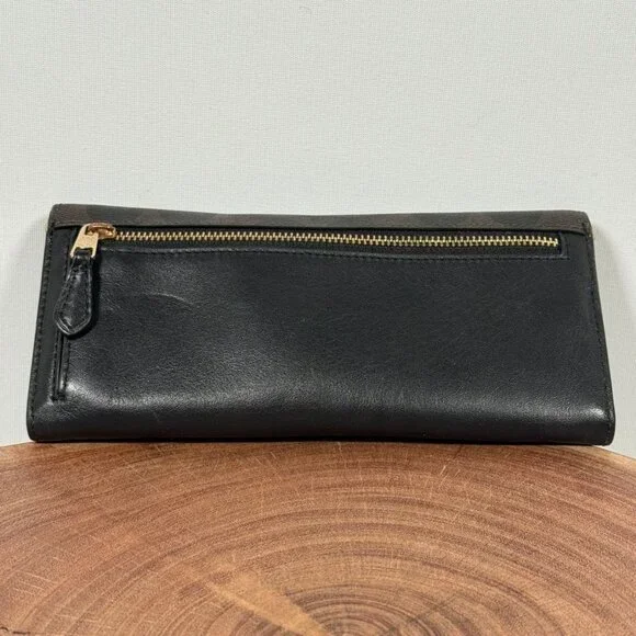 Coach Signature Chain Wallet - Picture 2 of 5